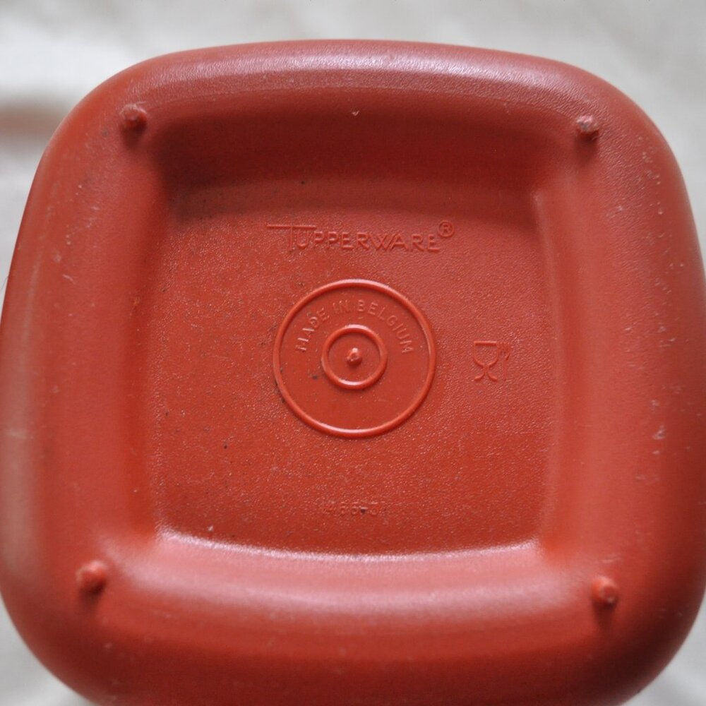 Vintage Tupperware Square Mini Ice Bucket (1466-7) and Lid (1467-7) Burnt Orange - Picture 3 of 4